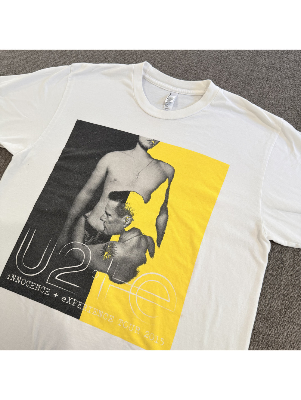 U2 Innocence + Experience Tour 2015 Shirt Men’s Medium White American Apparel